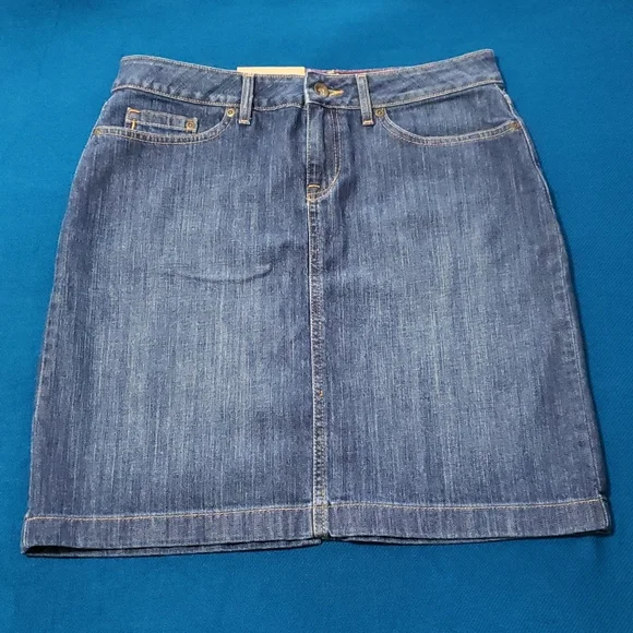 L. L. Bean Favorite Fit Denim Skirt 6 Petite - Picture 4 of 8